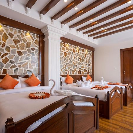 Airport Himalaya Boutique Hotel Kathmandu Buitenkant foto