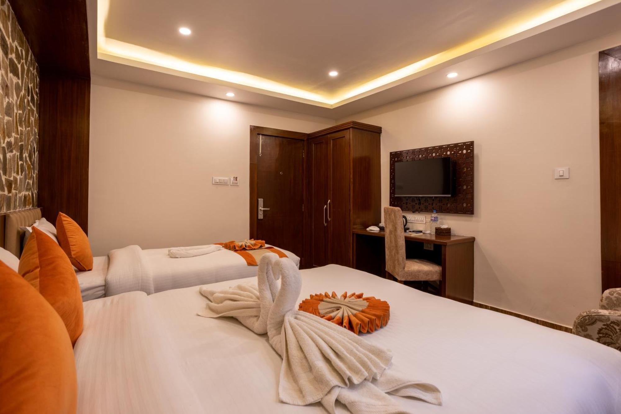 Airport Himalaya Boutique Hotel Kathmandu Buitenkant foto