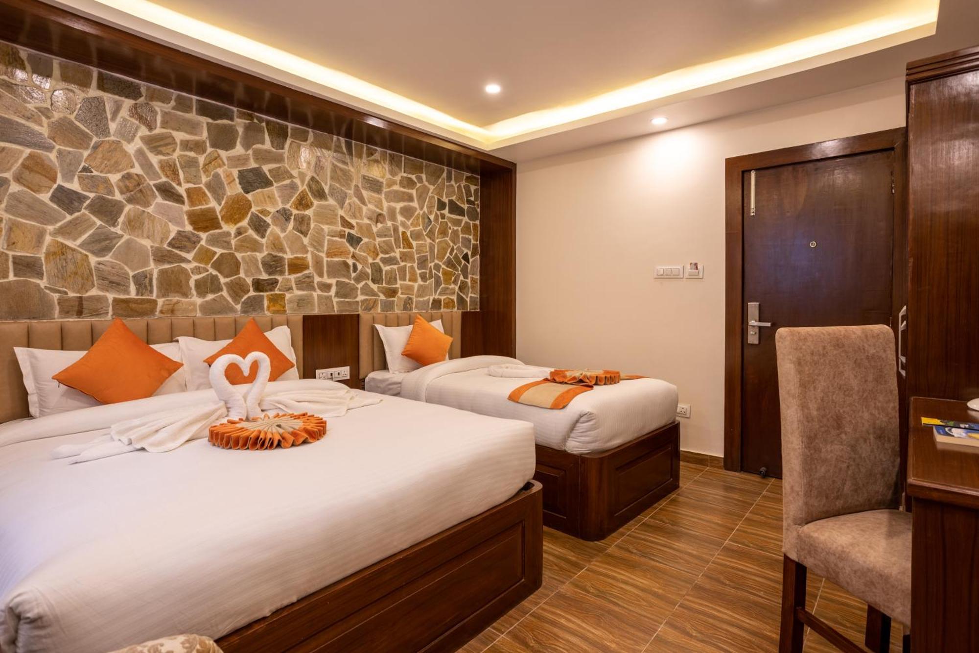 Airport Himalaya Boutique Hotel Kathmandu Buitenkant foto