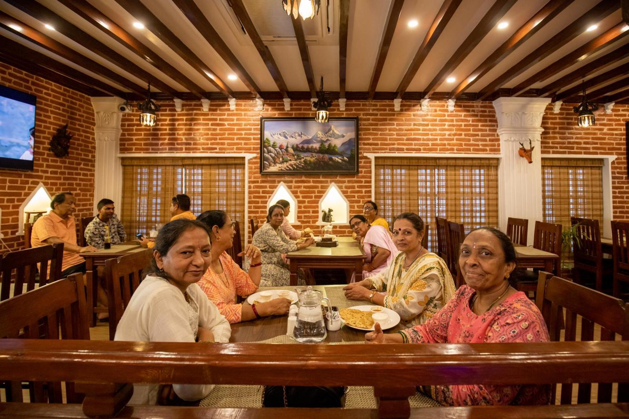Airport Himalaya Boutique Hotel Kathmandu Buitenkant foto