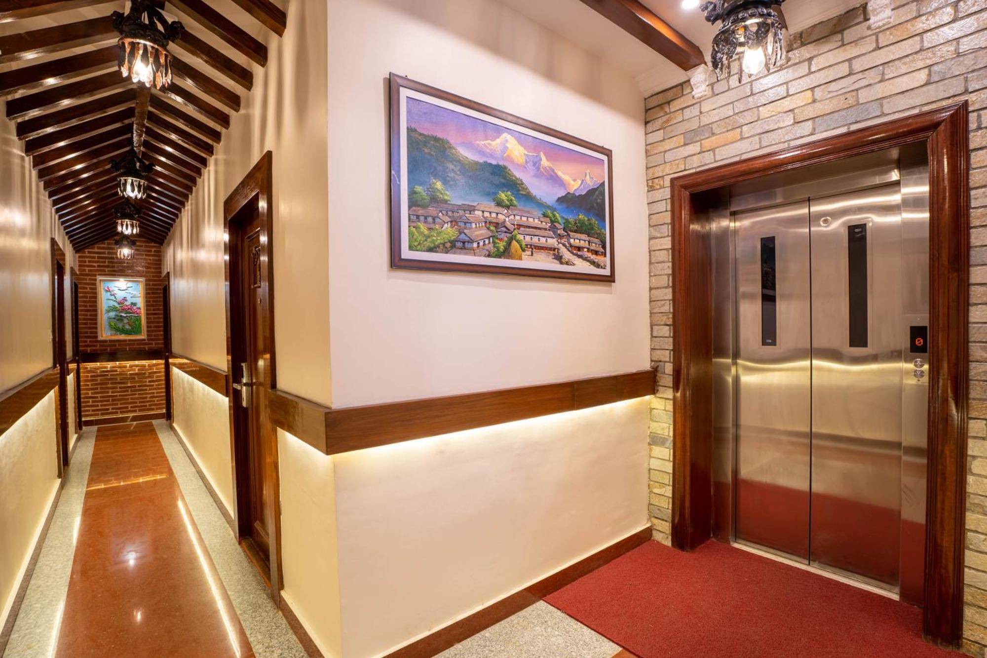 Airport Himalaya Boutique Hotel Kathmandu Buitenkant foto
