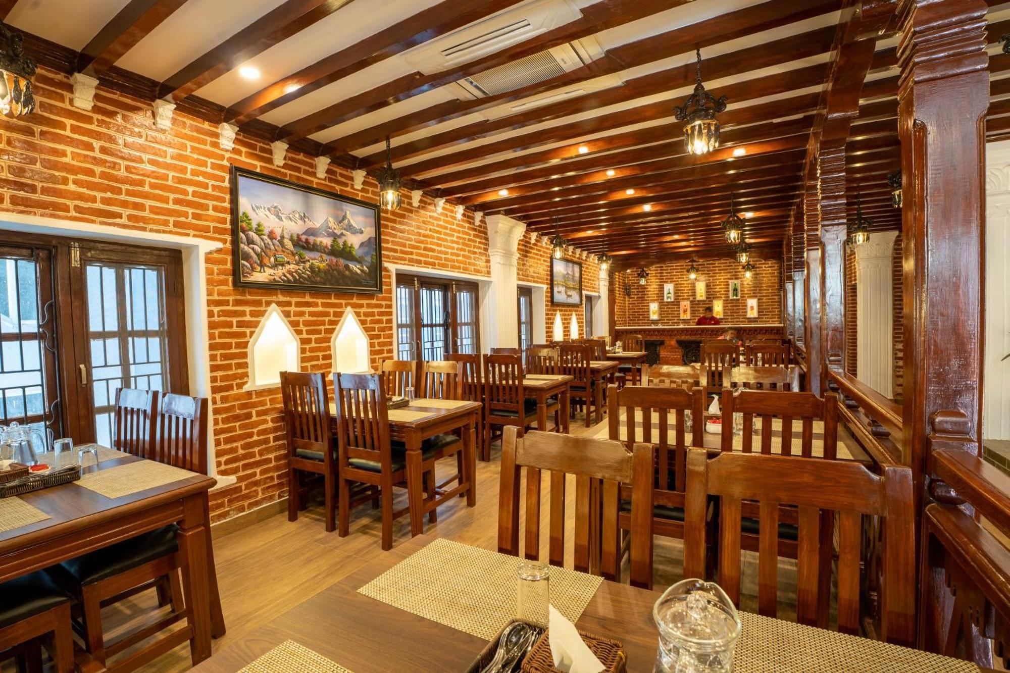 Airport Himalaya Boutique Hotel Kathmandu Buitenkant foto