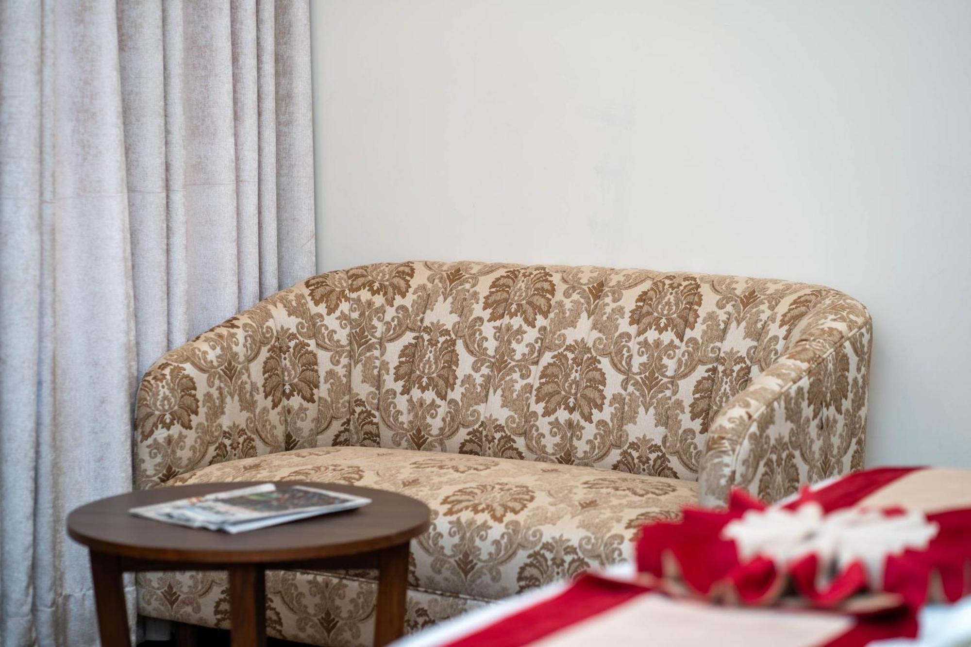 Airport Himalaya Boutique Hotel Kathmandu Buitenkant foto